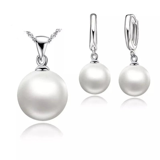 Lisa- Pearl earring and necklace set in sterling silver